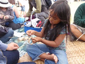 learning to make lauhala bracelet