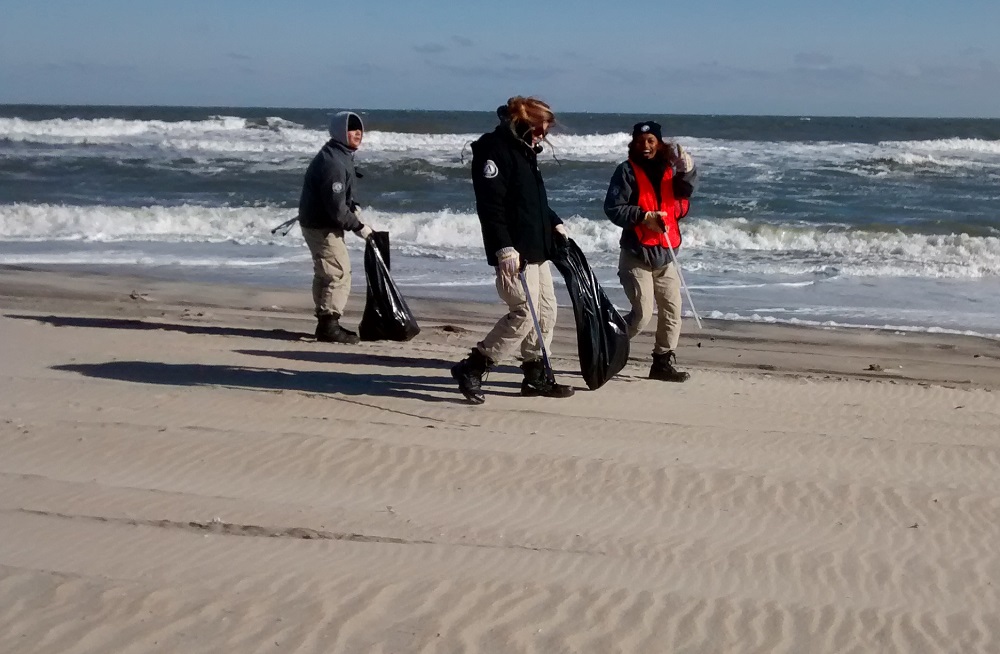 AmeriCorps NCCC crew during beach cleanup