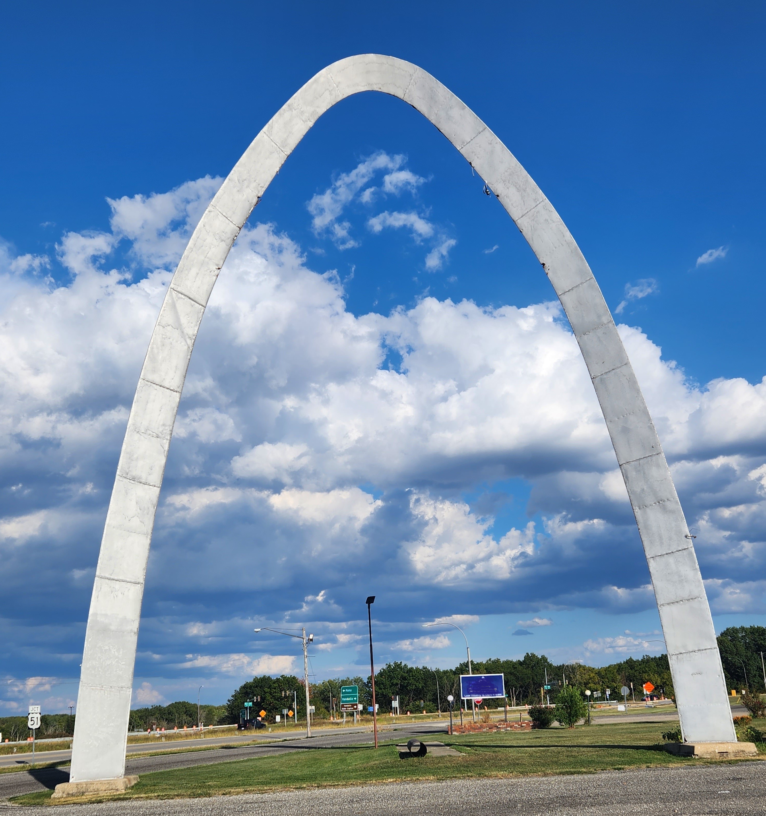 vandalia arch Silver, pointed Arch, with background sky