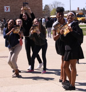 Journey-Home-students-in-Michigan-City-excited-to-receive-thier-Lincoln-book