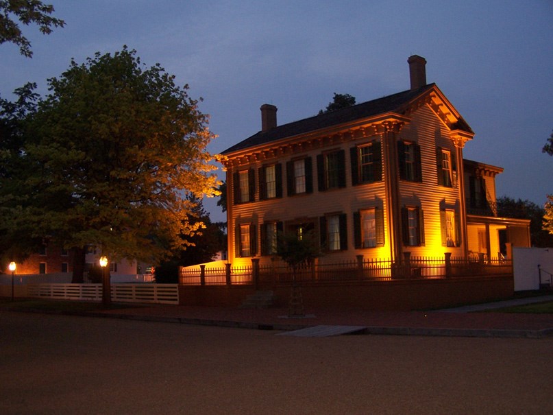 Lincoln Home at dusk
