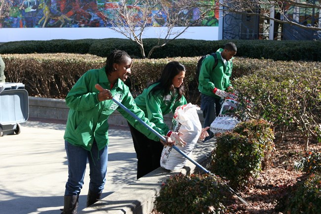 Volunteers Raking leaves