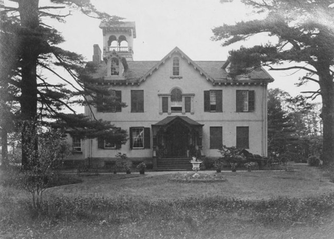 A 1914 Picture of Lindenwald where Martin Van Buren resided from 1840 - 1862 when he died.