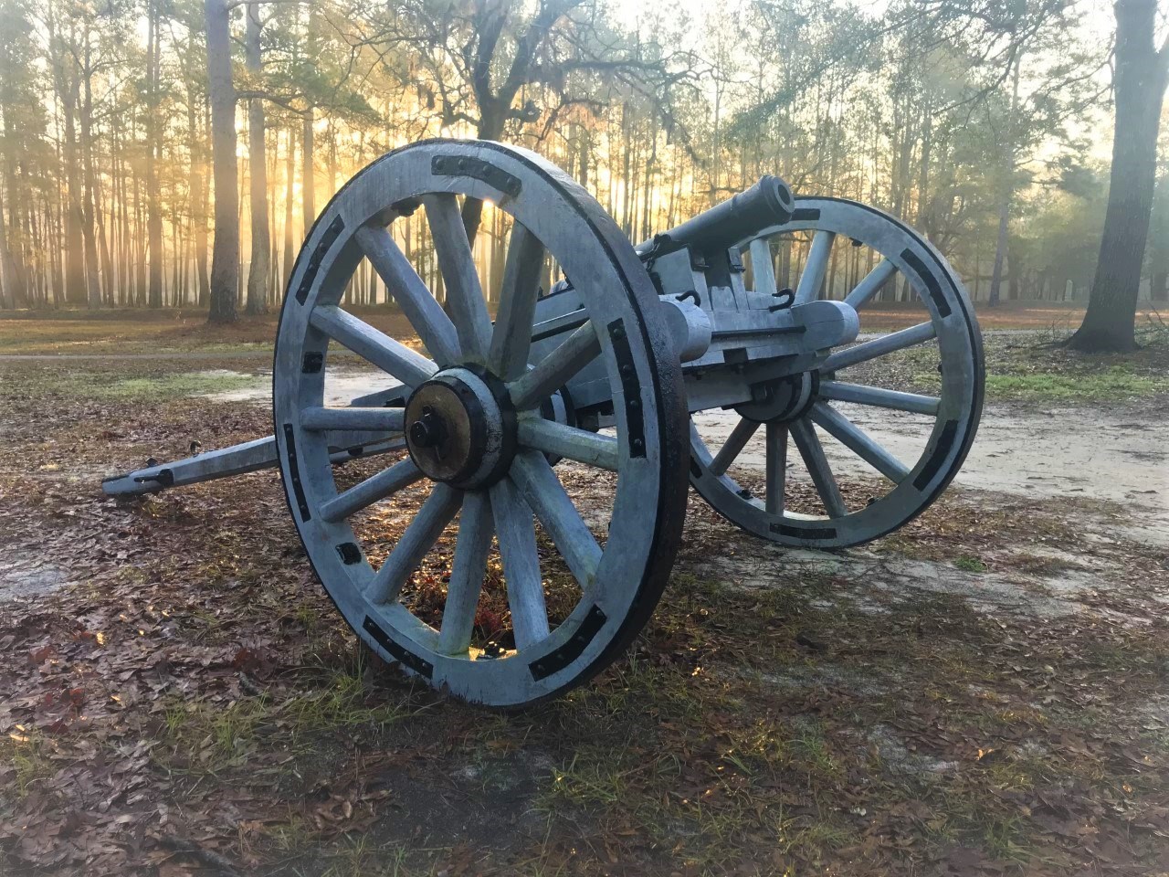 Cannon in early morning fog on Moores Creek Bridge Battlefield