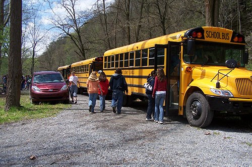 students exiting school bus