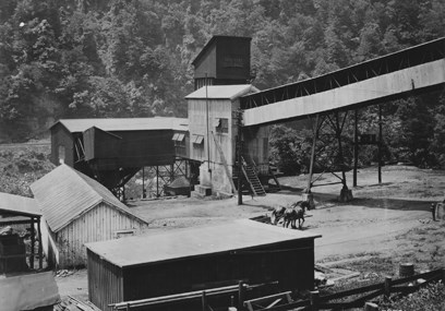 coal conveyor and tipple