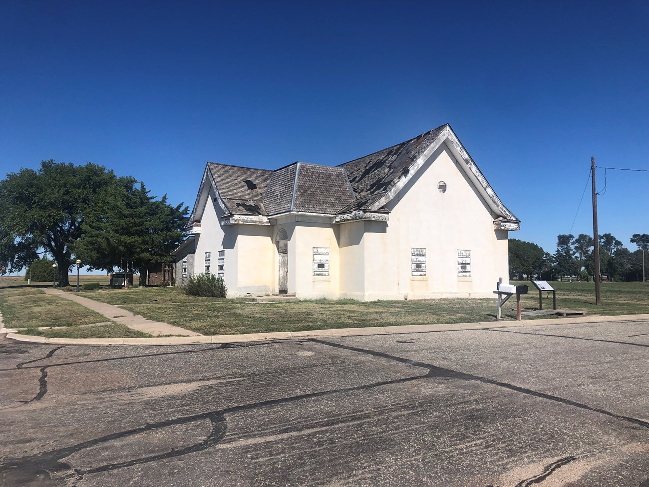 Limestone stucco building