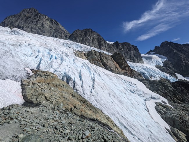 The upper curtis glacier of mt shuksan.