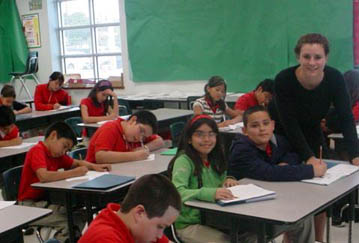 Gwen Peterson with her class at Seguin Elementary
