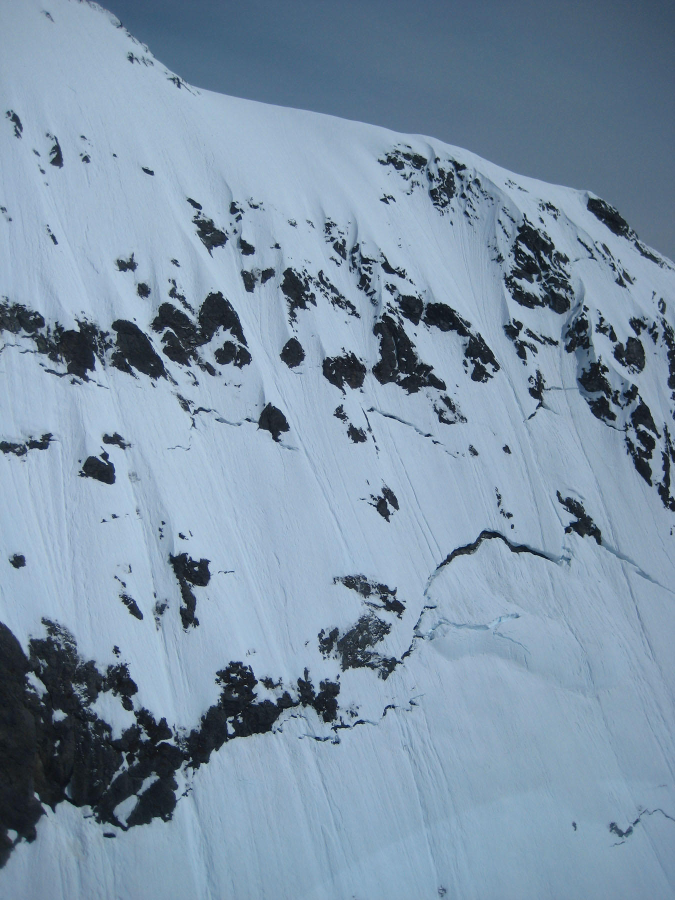 Large slab avalanche on Bacon Peak Photo: NPS/Jon Riedel