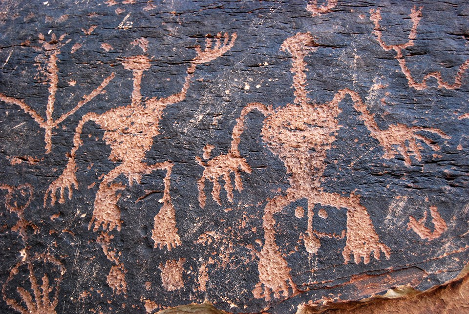 Anthropomorph Petroglyphs at Newspaper Rock