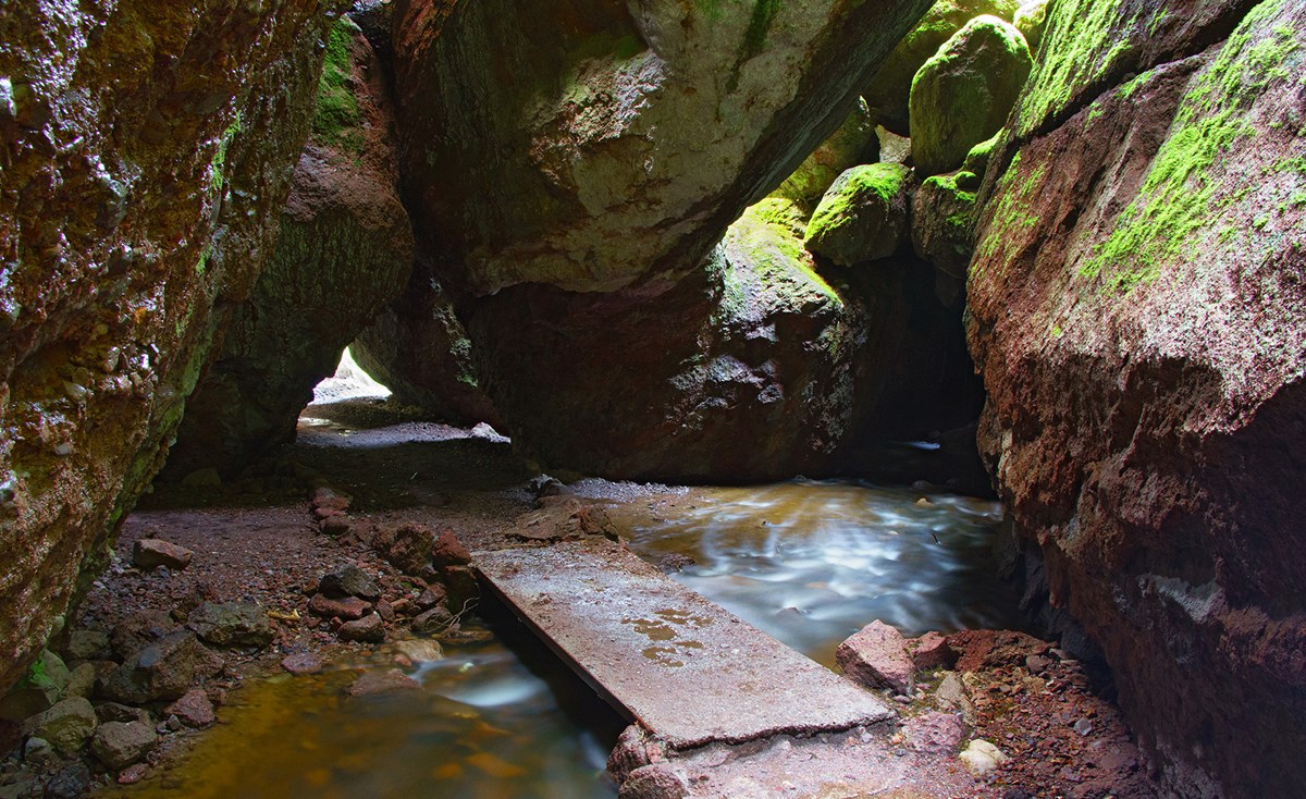 Lower Bear Gulch Cave Trail