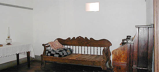 Middle Bedroom