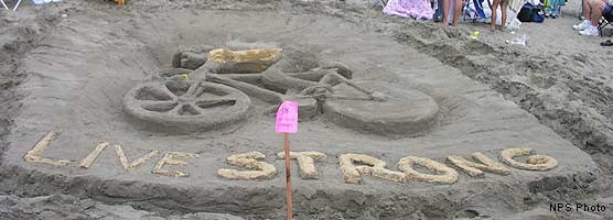 2005 Sand Sculpture Contest: Adults' Group 1st Place: Entry #18: Live Strong, by the LeCoopson Family