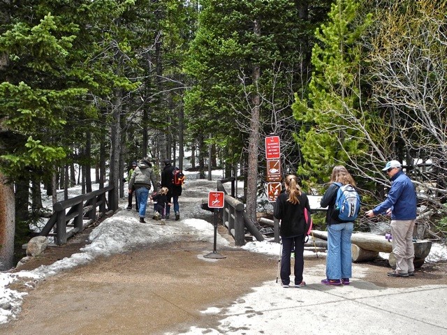 Bear Lake trailhead with some snow