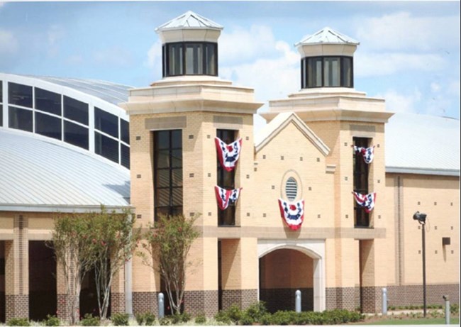 Front view of the Lowndes Interpretive Center