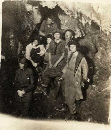 Black and white photo of the Payson Alpine Club in Timpanogos Cave.