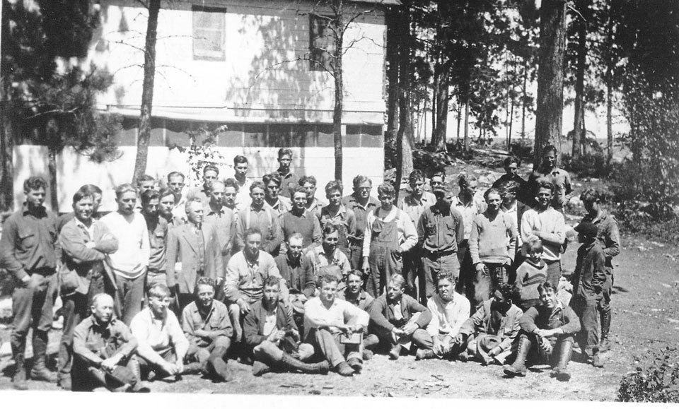 Students from Iowa State University gather for a group photo in 1927