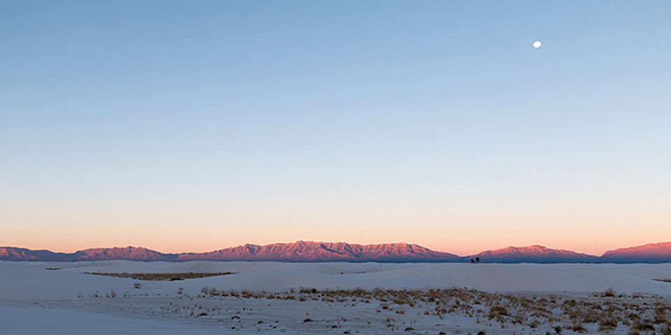 San Andres 山的满月