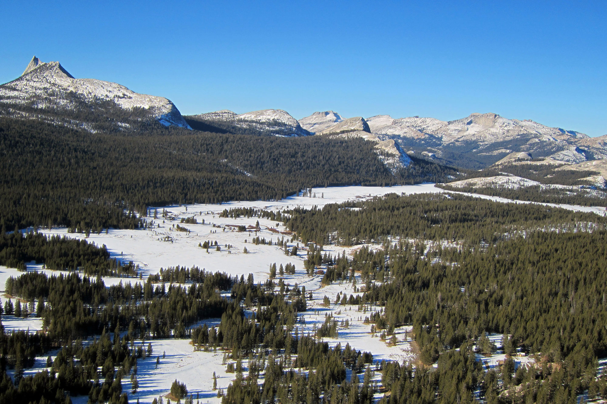 Tuolumne-Meadows-from-Lembert-Dome-on-January-4,-2014