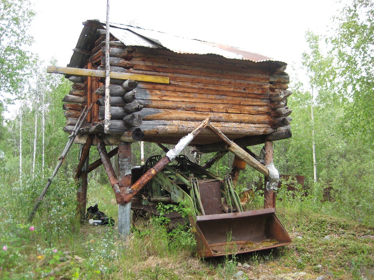 Cache at the Fourth of July Creek Mine site